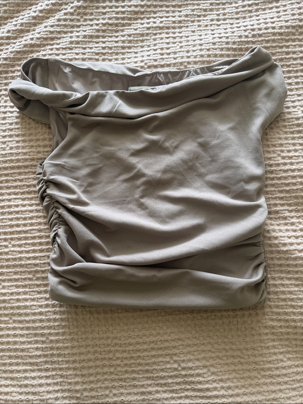 Abercrombie & Fitch Off-Shoulder Ruched Crop Top in Light Taupe